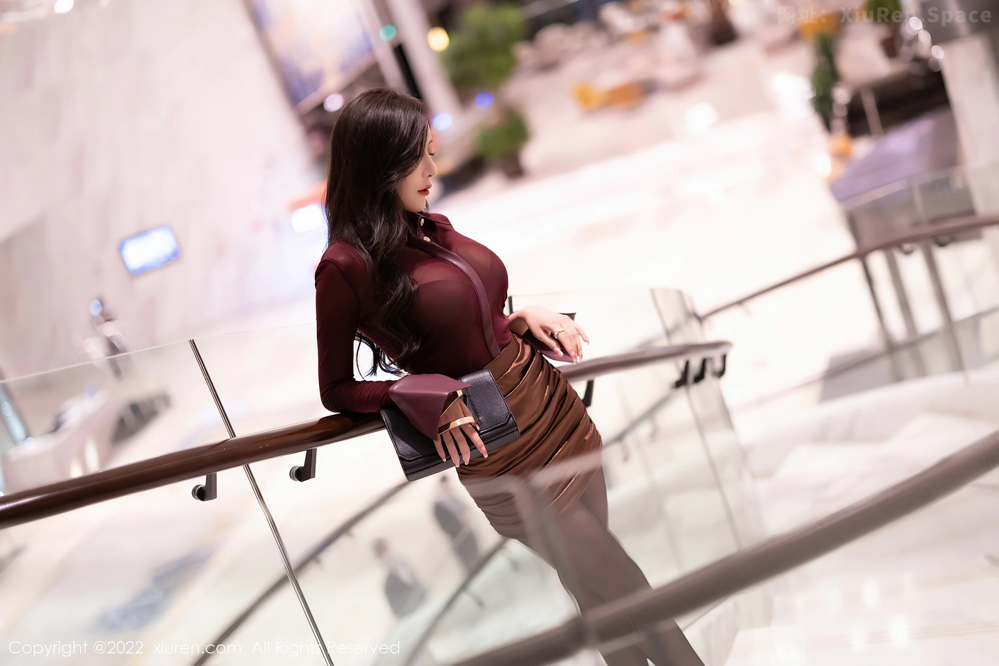 图片[3]-[XiuRen秀人网] VOL.5707 女神王馨瑶yanni性感暗红色薄纱上衣配短裙秀完美身材诱惑写真90P-秀人网官方网站